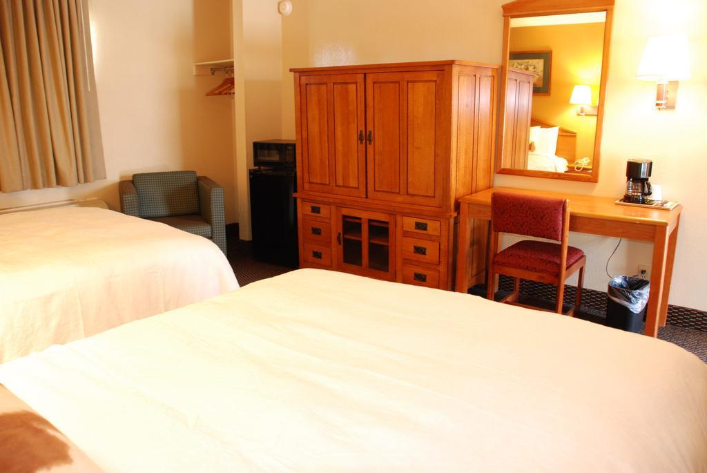 Apple Tree Inn Lindale Екстериор снимка