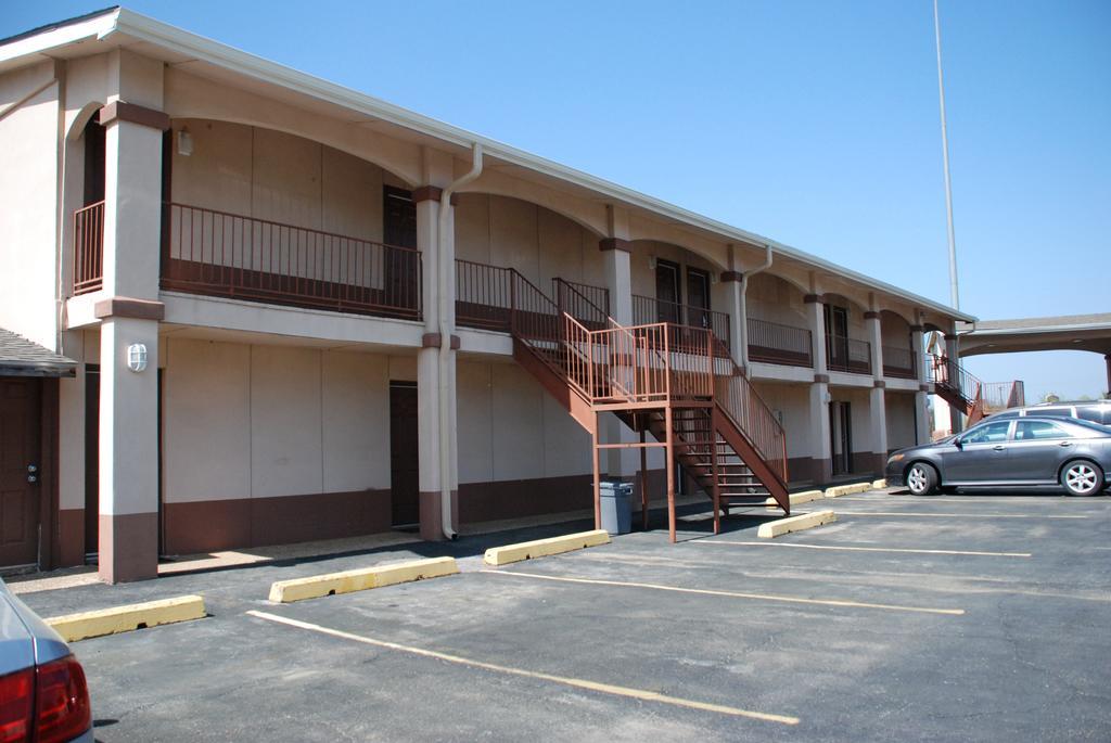 Apple Tree Inn Lindale Екстериор снимка