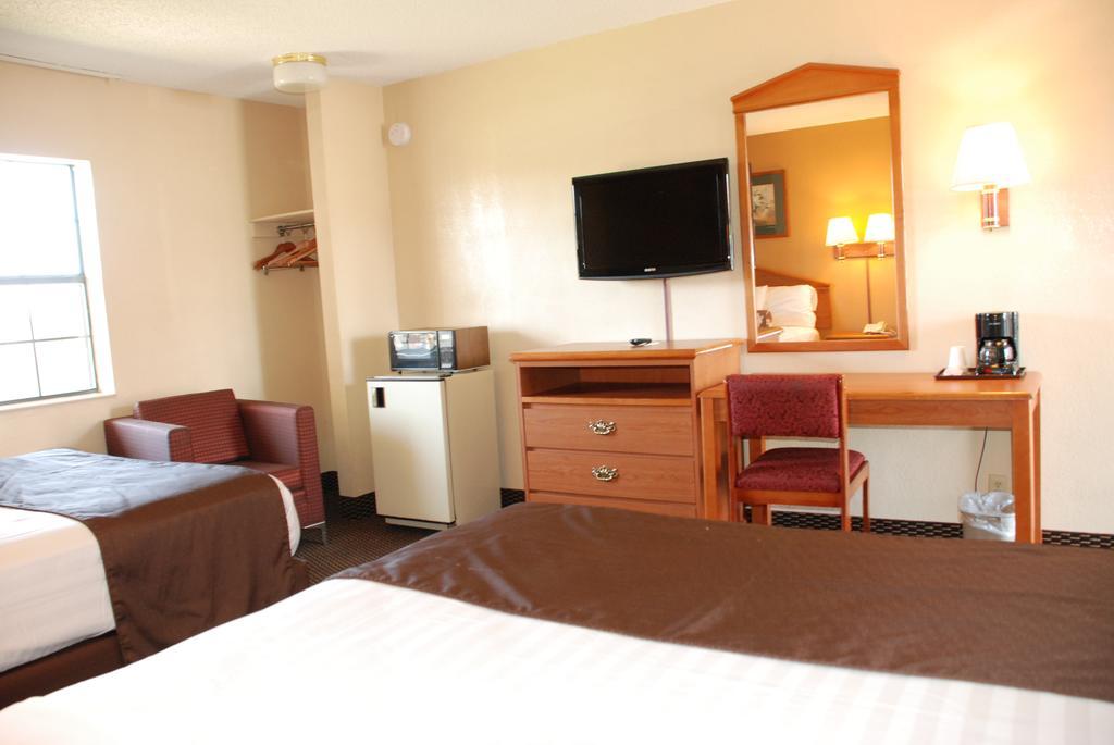 Apple Tree Inn Lindale Екстериор снимка