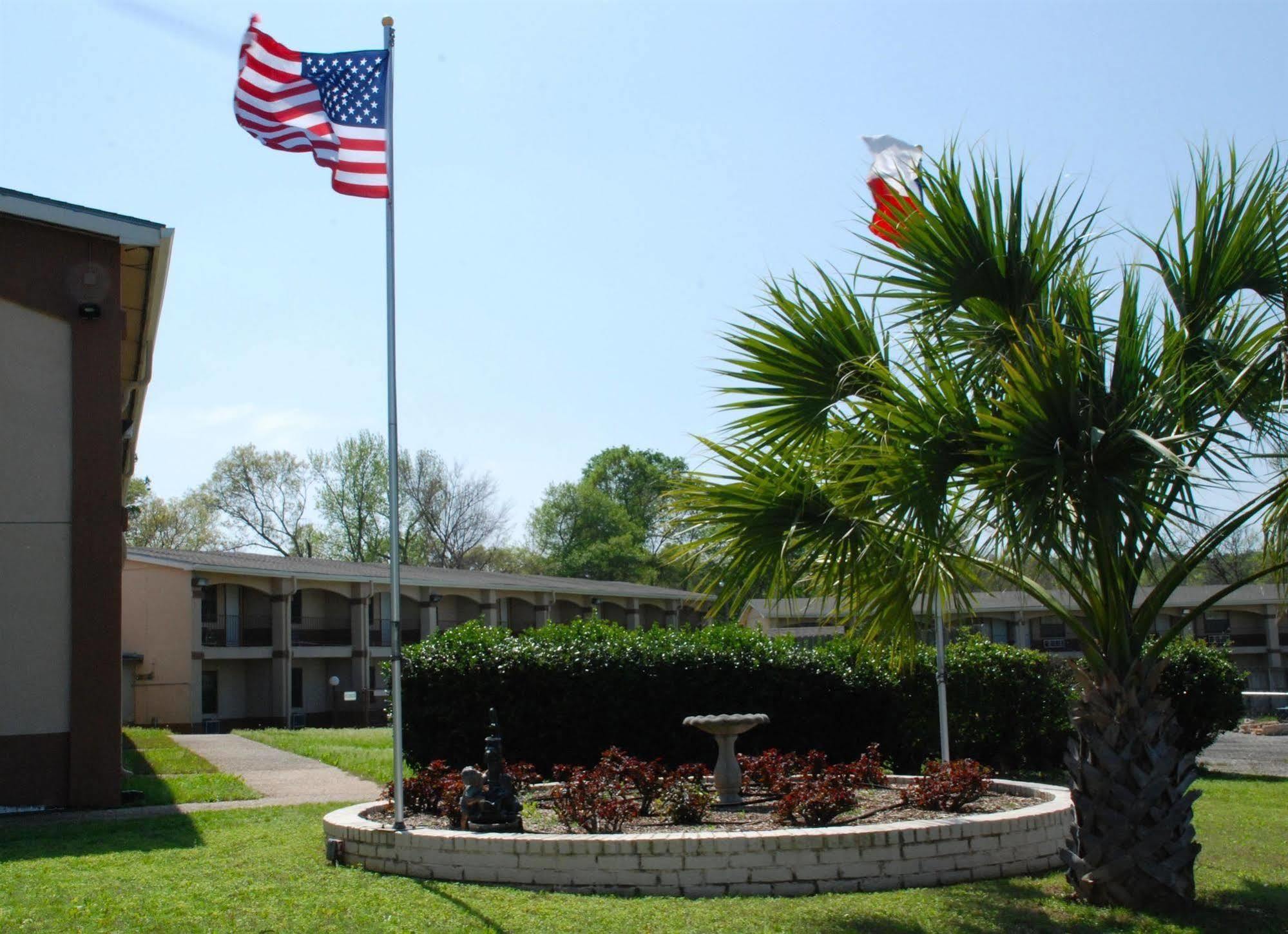 Apple Tree Inn Lindale Екстериор снимка