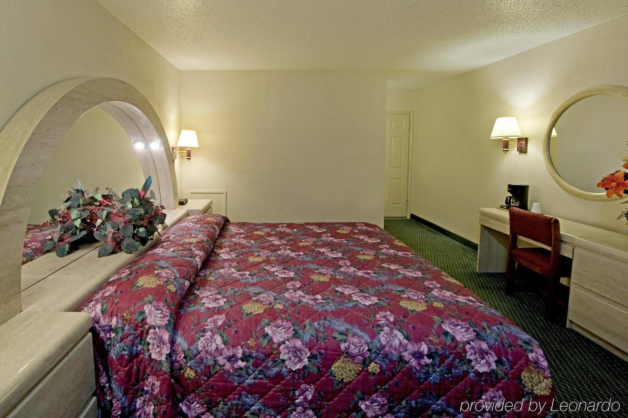 Apple Tree Inn Lindale Екстериор снимка