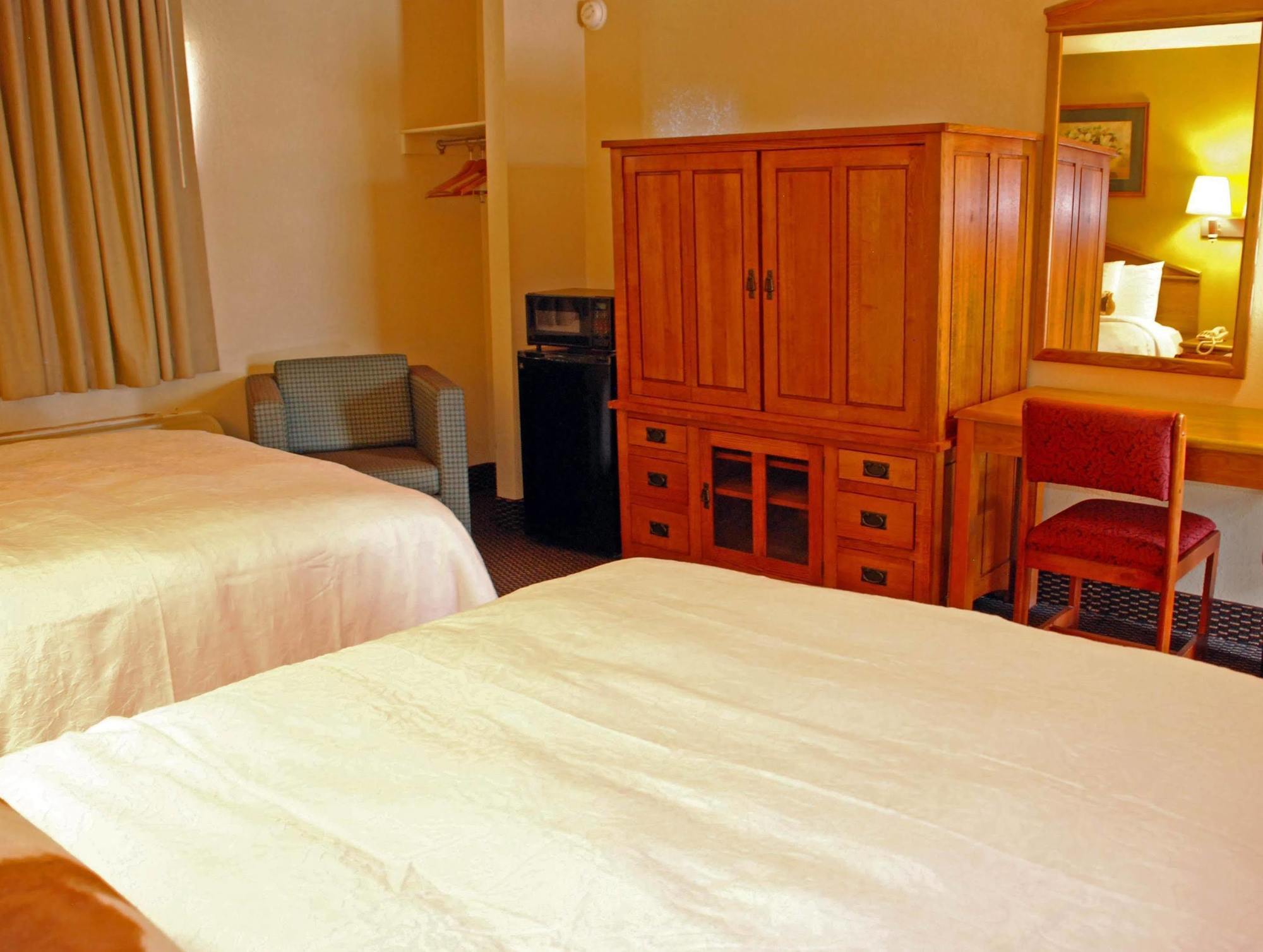 Apple Tree Inn Lindale Екстериор снимка