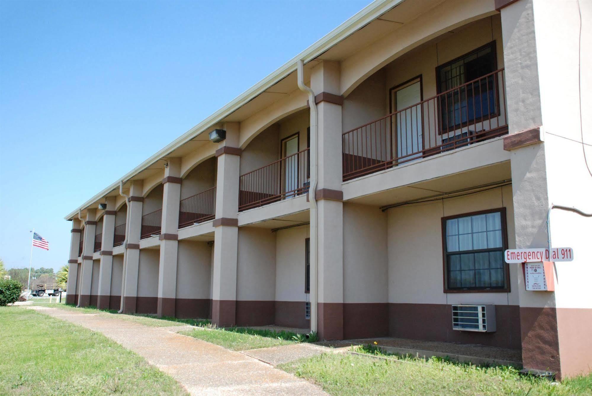 Apple Tree Inn Lindale Екстериор снимка